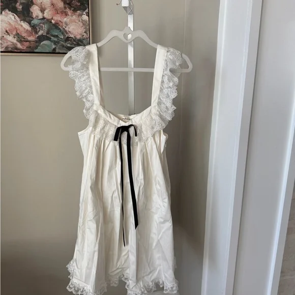 For Love And Lemons White Lace Chemise with Black Bow - Picture 1 of 3